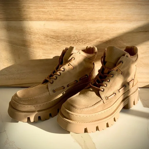 $268 Free People Dawn Hiker Tan Suede Leather Lug Sole Boots size 38 (8). - Picture 2 of 8